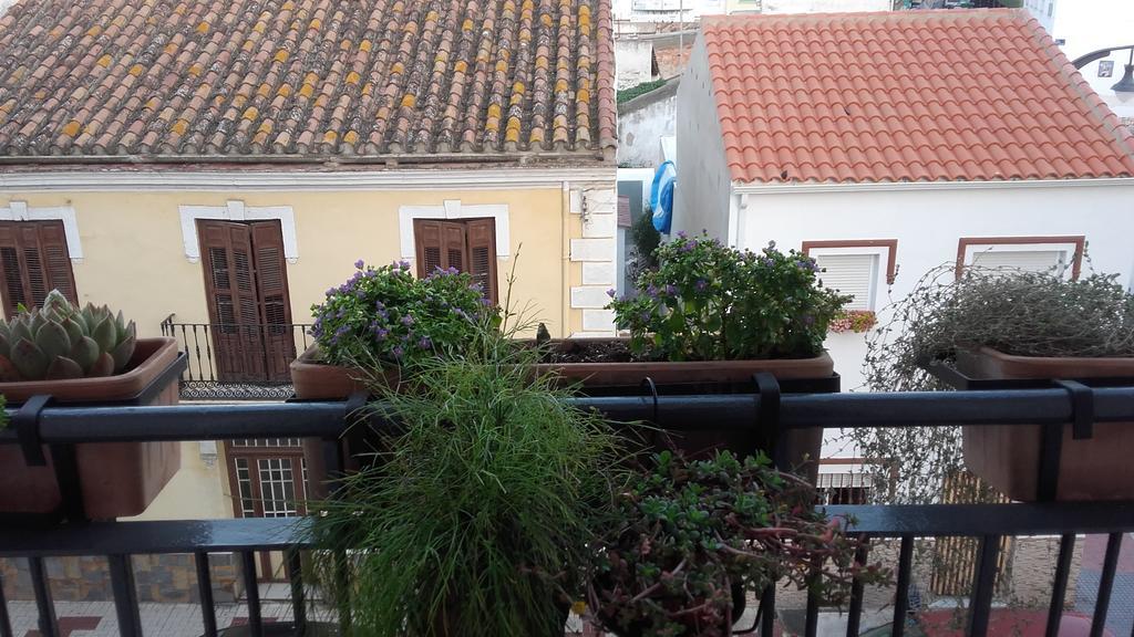 Appartement And The